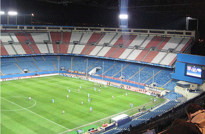 Aspecto de un Vicente Calderón vacío y desangelado. El Atlético ya ganaba 1-0, pero no había nada para celebrarlo. Aspecto de un Vicente Calderón vacío y desangelado. El Atlético ya ganaba 1-0, pero no había nada para celebrarlo.