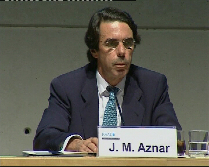 Aznar sobre Zapatero: "Nunca nadie hizo tanto daño en tan poco tiempo" Aznar sobre Zapatero: "Nunca nadie hizo tanto daño en tan poco tiempo"
