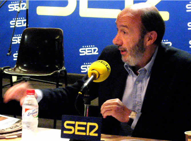 "No hay una hipótesis única: los etarras que atentaron en Mallorca pueden haberse ido o seguir en la isla" "No hay una hipótesis única: los etarras que atentaron en Mallorca pueden haberse ido o seguir en la isla"