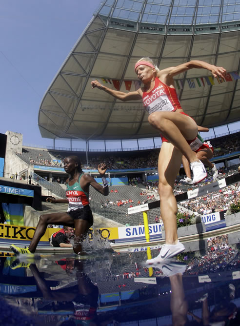 Marta Domínguez, durante la carrera que le ha valido el oro mundial Marta Domínguez, durante la carrera que le ha valido el oro mundial