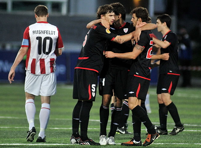 Los jugadores del Athletic celebran el pase a la Europa League Los jugadores del Athletic celebran el pase a la Europa League