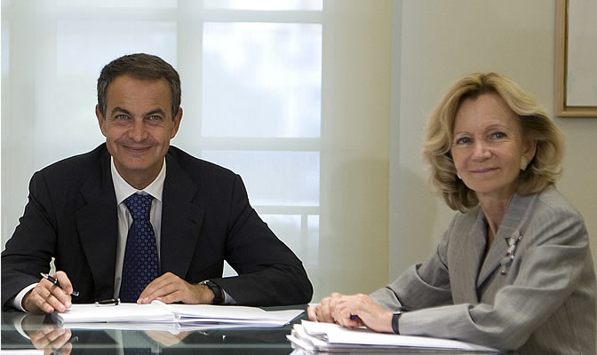 El gobierno de España ha anunciado que la ayuda a los parados alcanzará a aquellos que hayan perdido la prestación desde el 1 de enero de 2009. Esto implicará un coste fiscal de 1.300 millones El gobierno de España ha anunciado que la ayuda a los parados alcanzará a aquellos que hayan perdido la prestación desde el 1 de enero de 2009. Esto implicará un coste fiscal de 1.300 millones