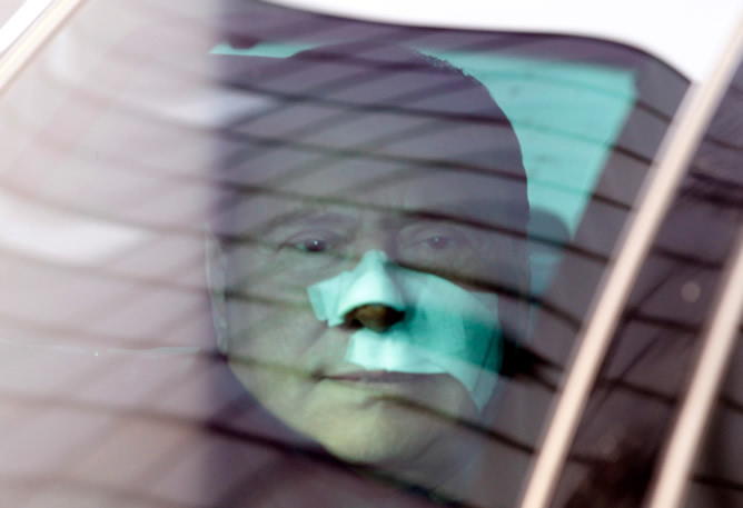 Berlusconi ingresará en una clínica suiza especializada en cirugía Berlusconi ingresará en una clínica suiza especializada en cirugía