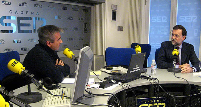 El líder del Partido Popular ha pasado por la Cadena SER para entrevistarse con Carles Francino El líder del Partido Popular ha pasado por la Cadena SER para entrevistarse con Carles Francino