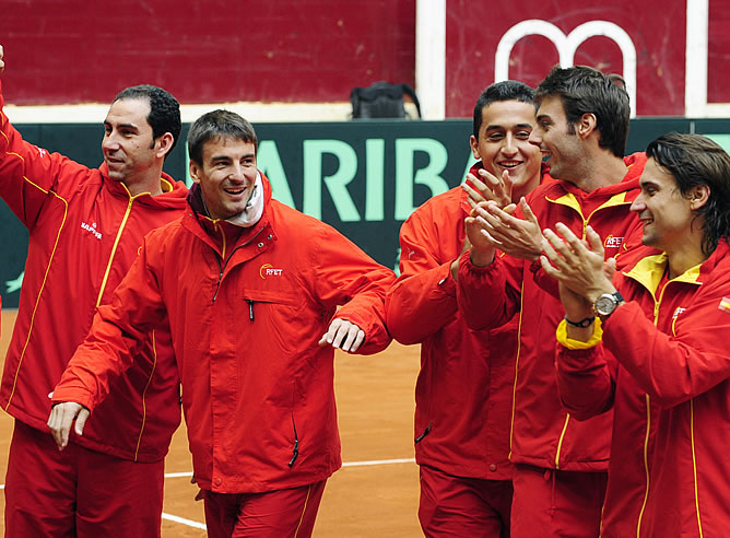 El equipo español celebra la victoria ante Suiza El equipo español celebra la victoria ante Suiza