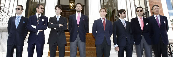 Los diestros Enrique Ponce, José María Manzanares, Alejandro Talavante, Miguel Ángel Perera, El Juli, Cayetano Rivera, El Cid, y el presidente de la mesa del toro, Carlos Núñez, a su llegada al Ministerio del Interior, donde fueron recibidos por su titular, Alfredo Pérez Rubalcaba. Los diestros Enrique Ponce, José María Manzanares, Alejandro Talavante, Miguel Ángel Perera, El Juli, Cayetano Rivera, El Cid, y el presidente de la mesa del toro, Carlos Núñez, a su llegada al Ministerio del Interior, donde fueron recibidos por su titular, Alfredo Pérez Rubalcaba.
