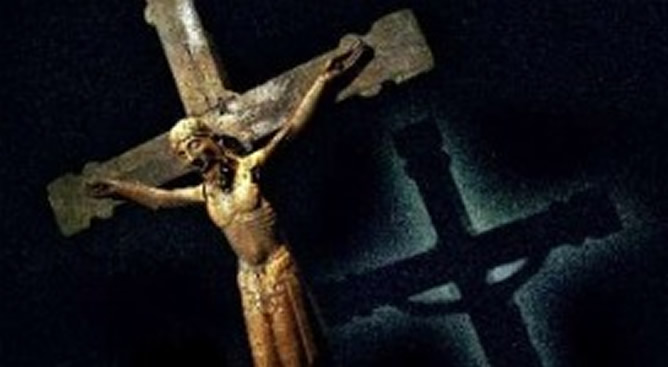 El Cristo de la capilla de la Adoración Perpetua, en Madrid. El Cristo de la capilla de la Adoración Perpetua, en Madrid.