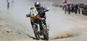 El piloto español Marc Coma, durante el especial de la cuarta etapa del Rally Dakar 2011 entre Jujuy (Argentina) y Calama (Chile) El piloto español Marc Coma, durante el especial de la cuarta etapa del Rally Dakar 2011 entre Jujuy (Argentina) y Calama (Chile)
