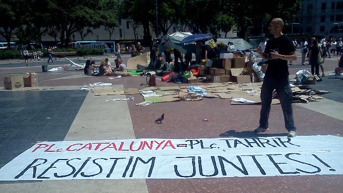 Acampats a la Plaça Catalunya Acampats a la Plaça Catalunya