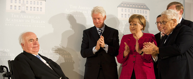 Angela Merkel participa en un homenaje al ex canciller Helmut Kohl Angela Merkel participa en un homenaje al ex canciller Helmut Kohl