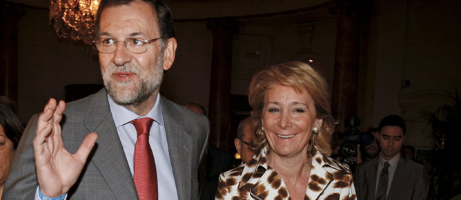 Mariano Rajoy y la presidenta de la Comunidad y también candidata a la reelección, Esperanza Aguirre, este jueves en Madrid Mariano Rajoy y la presidenta de la Comunidad y también candidata a la reelección, Esperanza Aguirre, este jueves en Madrid