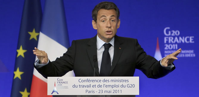 El presidente francés, Nicolas Sarkozy, pronuncia el discurso de apertura de una conferencia de ministros de Trabajo del G20 en París (Francia). Sarkozy subrayó que los acuerdos comerciales internacionales deben integrar mecanismos para garantizar el respeto de los derechos sociales y laborales fundamentales El presidente francés, Nicolas Sarkozy, pronuncia el discurso de apertura de una conferencia de ministros de Trabajo del G20 en París (Francia). Sarkozy subrayó que los acuerdos comerciales internacionales deben integrar mecanismos para garantizar el respeto de los derechos sociales y laborales fundamentales