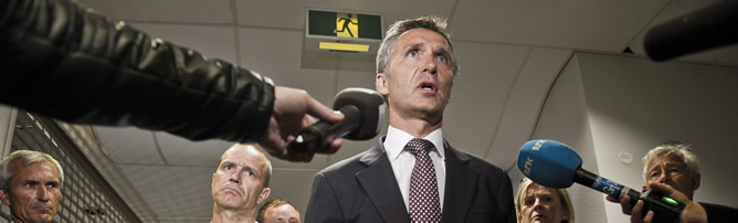 El primer ministro noruego, Jens Stoltenberg, hablando a la prensa El primer ministro noruego, Jens Stoltenberg, hablando a la prensa