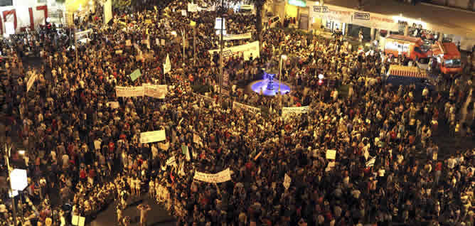 Miles de israelíes marchan este sábado durante una protesta para pedir cambios sociales en Jerusalén Miles de israelíes marchan este sábado durante una protesta para pedir cambios sociales en Jerusalén