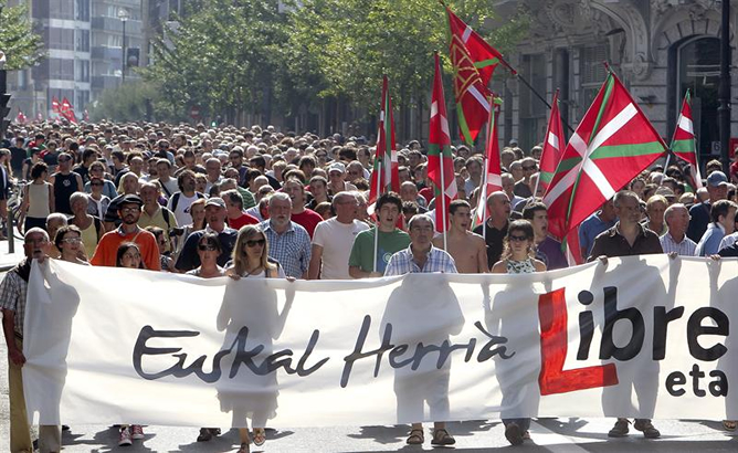 Miles de simpatizantes de la izquierda abertzale recorren el centro de San Sebastián Miles de simpatizantes de la izquierda abertzale recorren el centro de San Sebastián