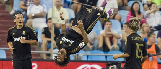 FOTOGALERIA: Marcelo celebra su gol con una voltereta FOTOGALERIA: Marcelo celebra su gol con una voltereta