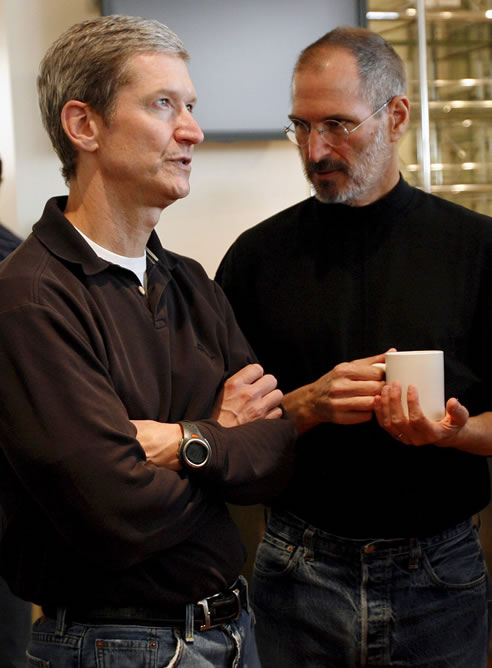 Tim Cook ha sustituido a Steve Jobs al frente de Apple Tim Cook ha sustituido a Steve Jobs al frente de Apple