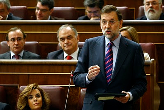 Mariano Rajoy con una tableta durante una intervención en el Congreso Mariano Rajoy con una tableta durante una intervención en el Congreso