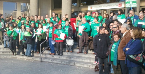 La marea verde toma la Plaza de Castilla La marea verde toma la Plaza de Castilla