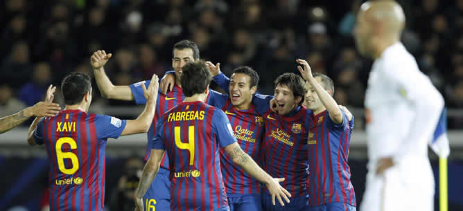 Los jugadores del Barcelona celebran el cuarto gol obra de Leo Messi Los jugadores del Barcelona celebran el cuarto gol obra de Leo Messi