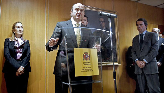 El ministro de Economía interviene en la toma de posesión de los altos cargos de su departamento El ministro de Economía interviene en la toma de posesión de los altos cargos de su departamento