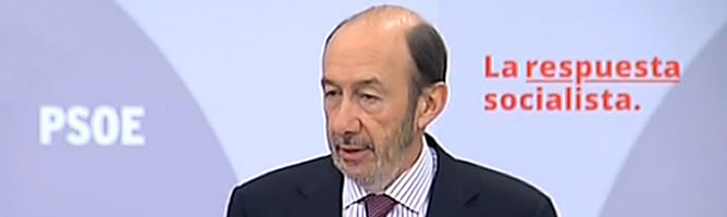 Rubalcaba, durante su comparecencia ante los medios tras la primera reunión de la nueva ejecutiva del PSOE Rubalcaba, durante su comparecencia ante los medios tras la primera reunión de la nueva ejecutiva del PSOE