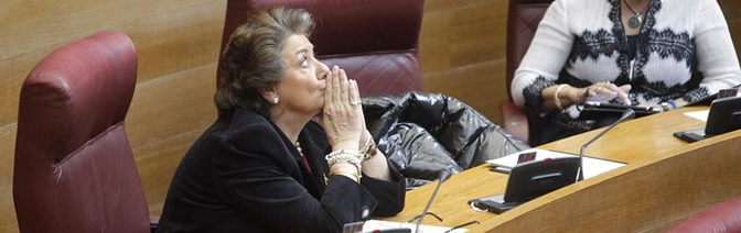 Imagen de archivo (15/02/2012) La alcaldesas de Valencia, Rita Barberá, flanquea el escaño vacío del diputado Francisco Camps durante el pleno de Les Corts Imagen de archivo (15/02/2012) La alcaldesas de Valencia, Rita Barberá, flanquea el escaño vacío del diputado Francisco Camps durante el pleno de Les Corts