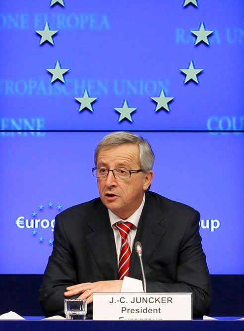 El presidente del Eurogrupo, Jean-Claude Juncker, ha asegurado en declaraciones a la SER que habrá una solución ante la desviación del déficit público, calculado por el Gobierno español en un 8,51% del PIB El presidente del Eurogrupo, Jean-Claude Juncker, ha asegurado en declaraciones a la SER que habrá una solución ante la desviación del déficit público, calculado por el Gobierno español en un 8,51% del PIB