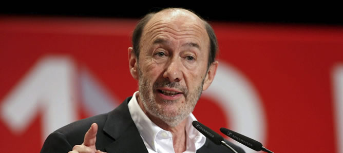 Alfredo Pérez Rubalcaba se dirige a los delegados durante su discurso como secretario general del PSOE en Valencia Alfredo Pérez Rubalcaba se dirige a los delegados durante su discurso como secretario general del PSOE en Valencia
