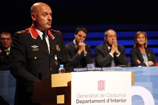 Un comisario avisa a los violentos de que los Mossos van a por ellos y lo pagarán caro Un comisario avisa a los violentos de que los Mossos van a por ellos y lo pagarán caro