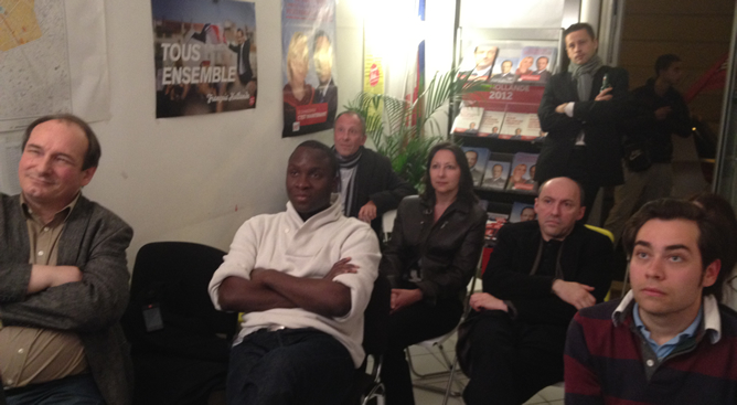 Sede local del PS en el Barrio 17 de París, donde se pudo ver el debate entre Sarkozy y Hollande Sede local del PS en el Barrio 17 de París, donde se pudo ver el debate entre Sarkozy y Hollande