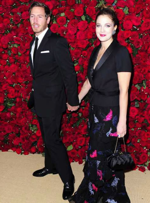 Foto de archivo tomada en 2011 de la actriz estadounidense Drew Barrymore y el marchante de arte Will Kopelman Foto de archivo tomada en 2011 de la actriz estadounidense Drew Barrymore y el marchante de arte Will Kopelman