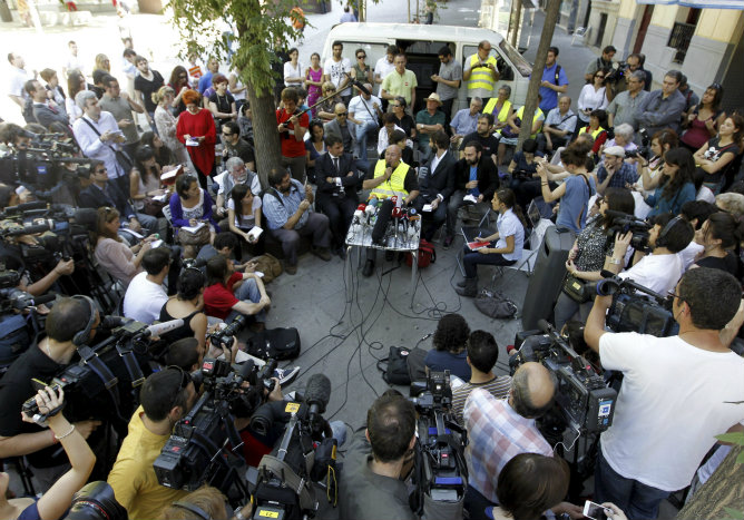 El 15M presenta una querella contra Rato El 15M presenta una querella contra Rato