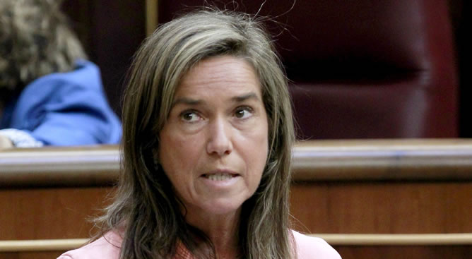 La ministra de Sanidad, Ana Mato, durante una intervención en la sesión de control al Gobierno La ministra de Sanidad, Ana Mato, durante una intervención en la sesión de control al Gobierno