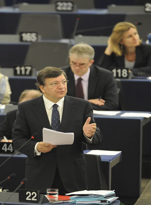 Barroso, da un discurso sobre presupuestos durante la celebración de una sesión plenaria del Parlamento Europeo en Estrasburgo Barroso, da un discurso sobre presupuestos durante la celebración de una sesión plenaria del Parlamento Europeo en Estrasburgo