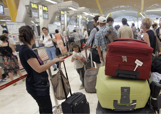 Las tasas aeroportuarias han subido desde el 1 de julio y pueden aplicarse aún habiendo comprado el billete antes de la entrada en vigor del impuesto. Las tasas aeroportuarias han subido desde el 1 de julio y pueden aplicarse aún habiendo comprado el billete antes de la entrada en vigor del impuesto.