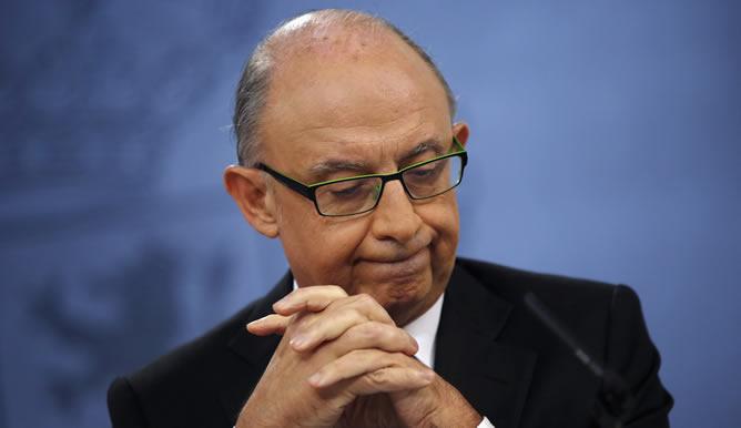 Cristóbal Montoro tras el Consejo de Ministros Cristóbal Montoro tras el Consejo de Ministros
