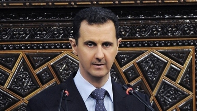 La presión contra el presidente de Siria, Bashar a Asad sigue aumentando, la Liga Árabe ha pedido su renuncia para lograr la paz en el país y facilitar un proceso de transición. La presión contra el presidente de Siria, Bashar a Asad sigue aumentando, la Liga Árabe ha pedido su renuncia para lograr la paz en el país y facilitar un proceso de transición.