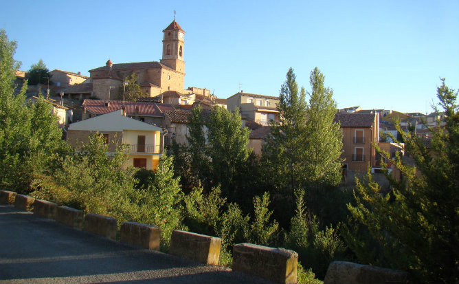 Villastar es un pueblo de Teruel en el que viven unos 500 habitantes durante todo el año. Cuando llega el verano, la localidad se llena de vida Villastar es un pueblo de Teruel en el que viven unos 500 habitantes durante todo el año. Cuando llega el verano, la localidad se llena de vida
