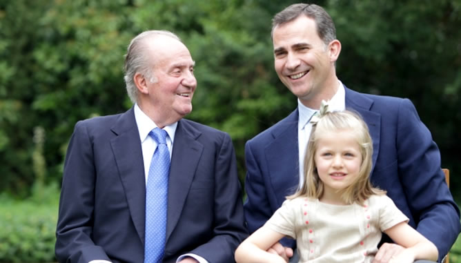 La Casa Real estrena web con unas fotografías inéditas del rey, el príncipe Felipe y la infanta Leonor. La Casa Real estrena web con unas fotografías inéditas del rey, el príncipe Felipe y la infanta Leonor.