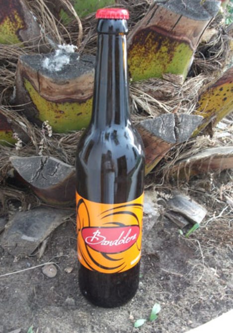 Botella de la nueva cerveza de mosto, elaborada en Valdepeñas. Botella de la nueva cerveza de mosto, elaborada en Valdepeñas.