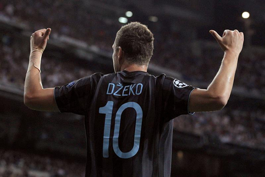 FOTOGALERIA: Dzeko celebra el primer gol del City FOTOGALERIA: Dzeko celebra el primer gol del City