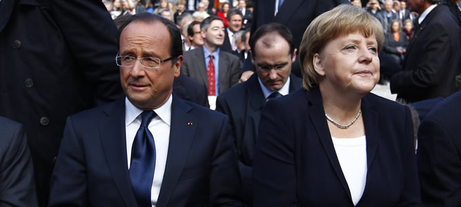 La canciller alemana, Angela Merkel, y el presidente francés, François Hollande, abordan este sábado, en una cita conmemorativa de las relaciones bilaterales, la supervisión bancaria europea y los planes de fusión de EADS y BAE Systems, aunque en ambos casos no deben esperarse decisiones La canciller alemana, Angela Merkel, y el presidente francés, François Hollande, abordan este sábado, en una cita conmemorativa de las relaciones bilaterales, la supervisión bancaria europea y los planes de fusión de EADS y BAE Systems, aunque en ambos casos no deben esperarse decisiones