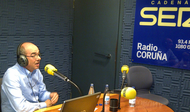 El candidato del BNG a la Xunta de Galicia, Francisco Jorquera, en los estudios de Radio Coruña El candidato del BNG a la Xunta de Galicia, Francisco Jorquera, en los estudios de Radio Coruña
