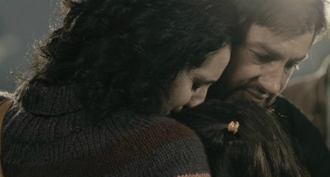 Una escena de 'Cruz del Sur' en la que el protagonista se despide de su familia Una escena de 'Cruz del Sur' en la que el protagonista se despide de su familia