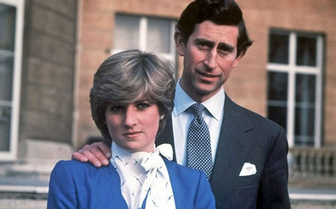 Lady Di y Carlos el día que anunciaron su compromiso matrimonial el 24 de febrero de 1981 Lady Di y Carlos el día que anunciaron su compromiso matrimonial el 24 de febrero de 1981