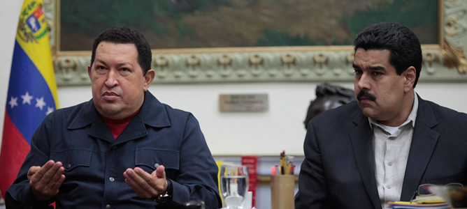 El presidente de Venezuela, Hugo Chávez, acompañado del vicepresidente y ministro de Relaciones Exteriores, Nicolás Maduro. El presidente de Venezuela, Hugo Chávez, acompañado del vicepresidente y ministro de Relaciones Exteriores, Nicolás Maduro.