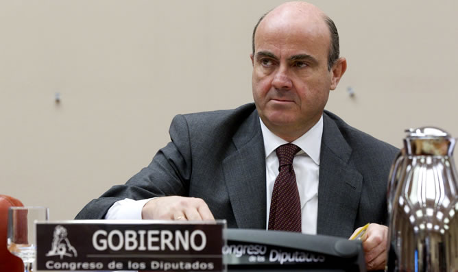 El ministro de Economía. Luís de Guindos, durante su comparecencia ante la Comisión de Economía del Congreso El ministro de Economía. Luís de Guindos, durante su comparecencia ante la Comisión de Economía del Congreso