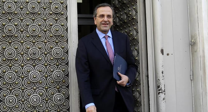 El primer ministro griego, Andonis Samaras, ha reiterado antes de entrevistarse con la canciller alemana, Angela Merkel, los esfuerzos de reformas y sacrificios que realiza su país para superar la crisis presupuestaria y de la deuda El primer ministro griego, Andonis Samaras, ha reiterado antes de entrevistarse con la canciller alemana, Angela Merkel, los esfuerzos de reformas y sacrificios que realiza su país para superar la crisis presupuestaria y de la deuda