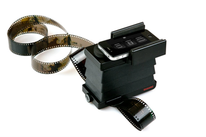 Smartphone Film Scanner permite positivar viejos negativos con la ayuda de un teléfono inteligente Smartphone Film Scanner permite positivar viejos negativos con la ayuda de un teléfono inteligente